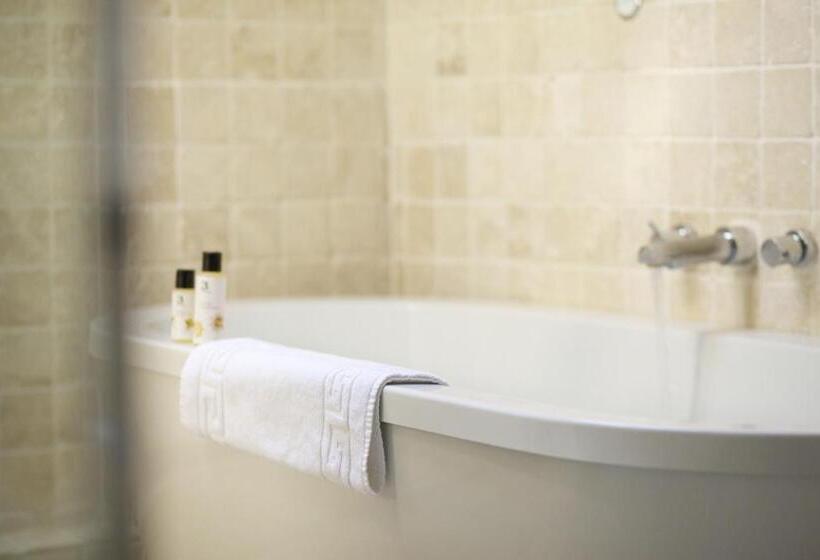 Номер Deluxe, Crab & Boar