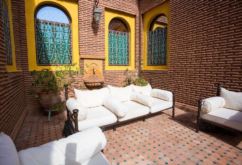 سوییت جونیور, Domaine De La Roseraie Resort