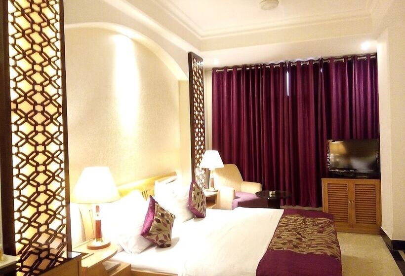 Номер Executive, Emperor Palms At Karol Bagh