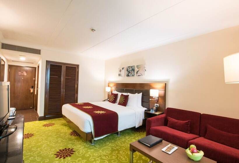 Номер Премиум, Hilton Garden Inn New Delhi/saket