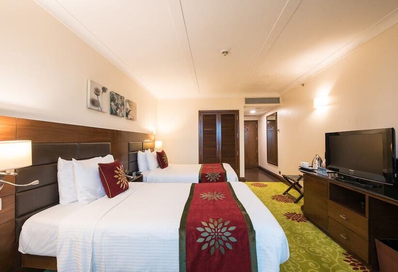 Номер Премиум, Hilton Garden Inn New Delhi/saket