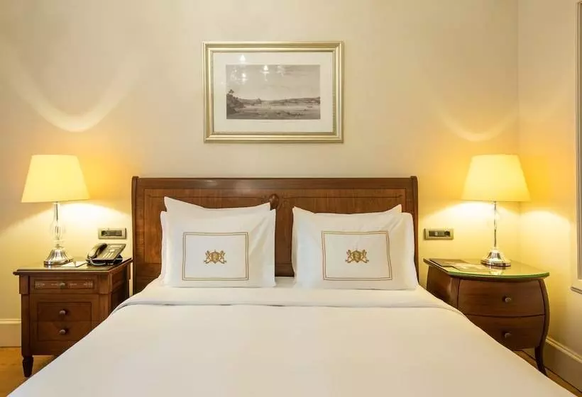 Deluxe Room King Size Bed, Pera Palace