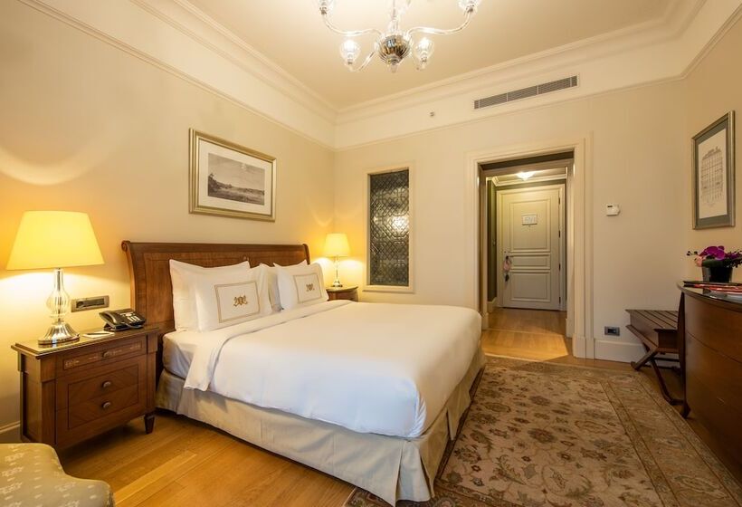 Deluxe Room King Size Bed, Pera Palace