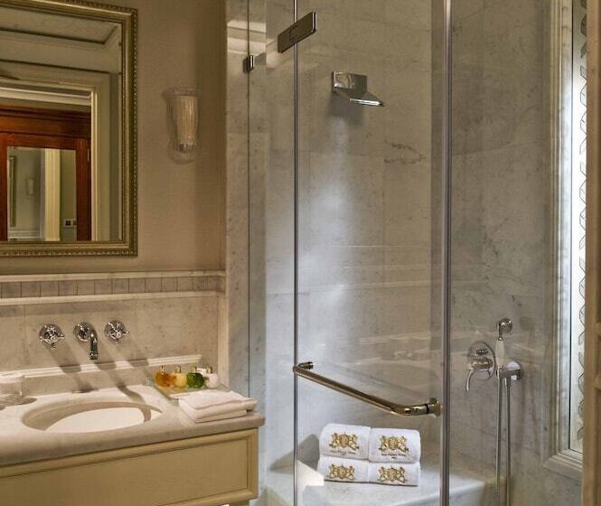 Deluxe Room King Size Bed, Pera Palace