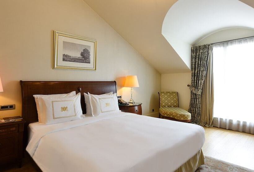 Deluxe Room King Size Bed, Pera Palace