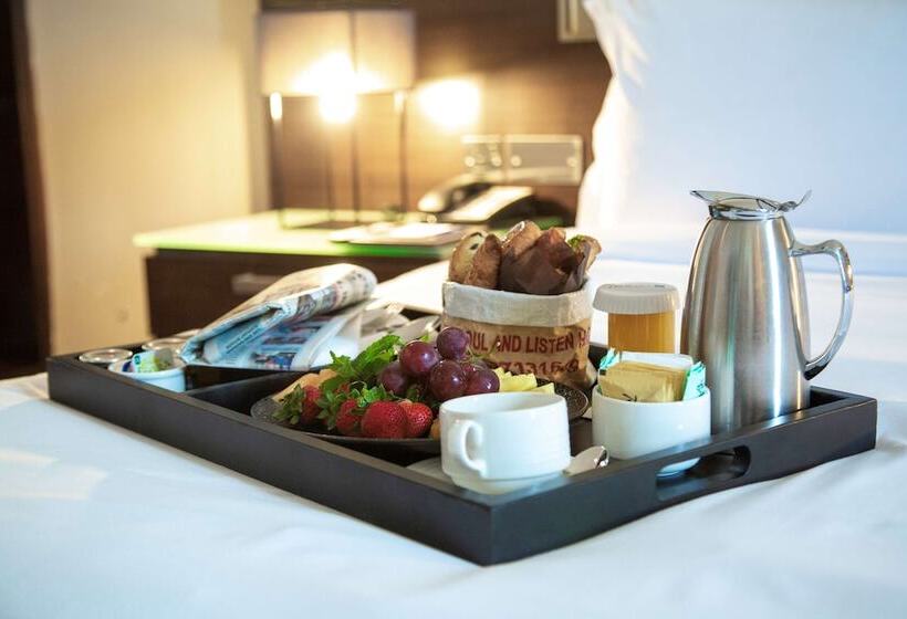 수피리어 룸 골프 전망, Radisson Blu Hotel, Abu Dhabi Yas Island