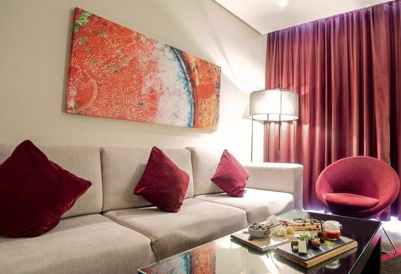 سوئیت دولوکس با چشمانداز, Radisson Blu Hotel, Abu Dhabi Yas Island