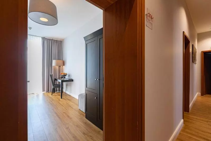 スタンダード４人部屋, Rheinischer Hof Bad Soden