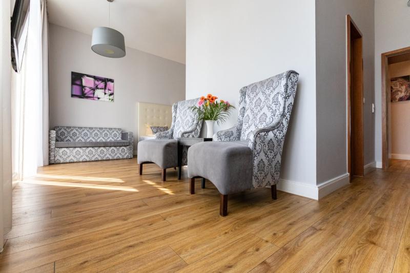 חדר סטנדרט לארבעה, Rheinischer Hof Bad Soden