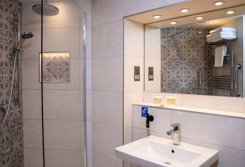 חדר סטנדרט לשלושה, Roxford Lodge