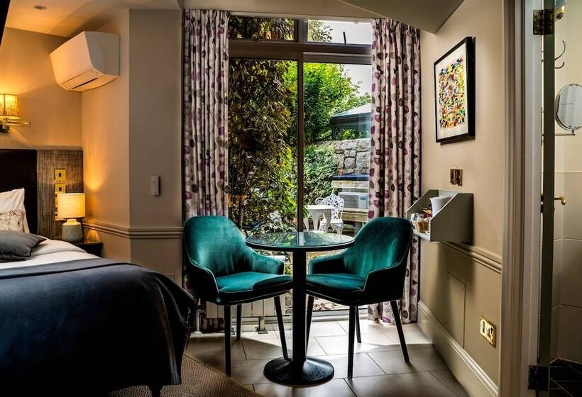 חדר סטנדרט לשלושה, Roxford Lodge