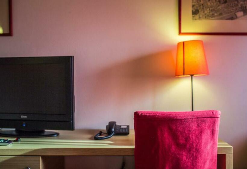 غرفة قياسية, Il Milione Country