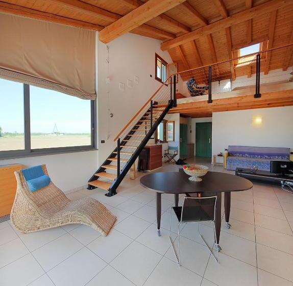 جناح, Il Milione Country