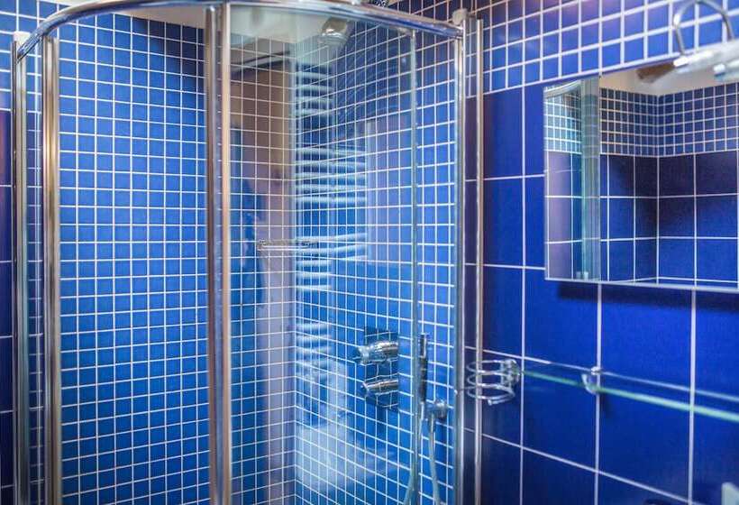 غرفة قياسية, Il Milione Country