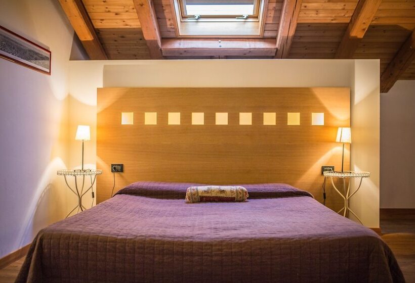 جناح, Il Milione Country