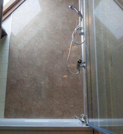 חדר בסיסי, The Dragon