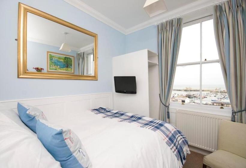 غرفة أساسية, The Royal Harbour