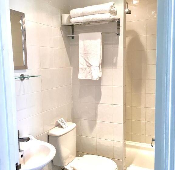 غرفة قياسية مطلّة علي البحر, The Royal Harbour