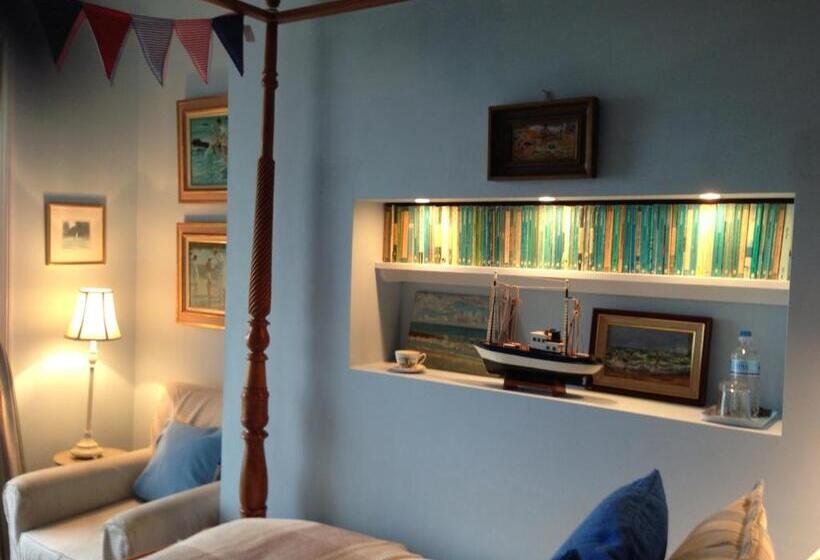 غرفة قياسية مطلّة علي البحر مزوَّدة بشُرفة, The Royal Harbour