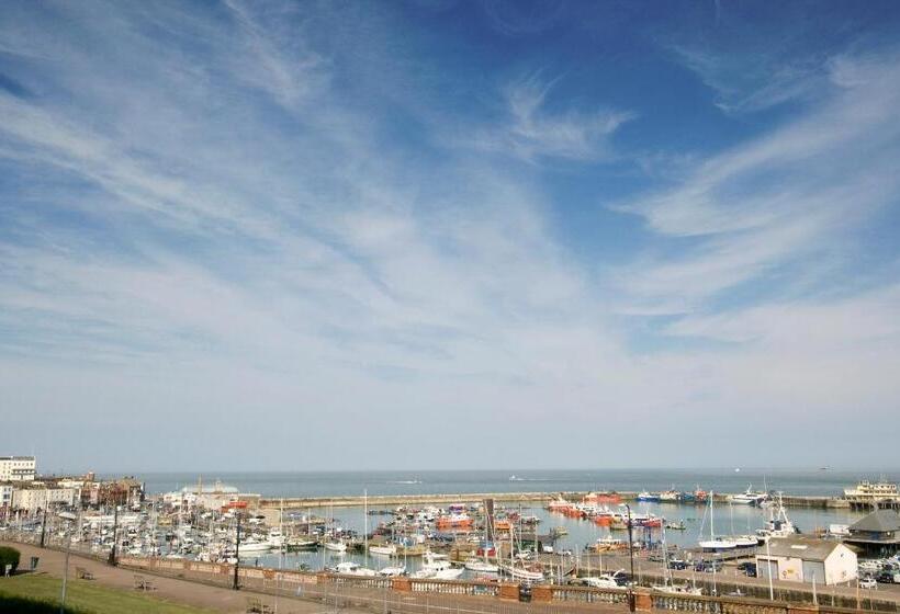 غرفة قياسية فردية مطلة علي البحر, The Royal Harbour