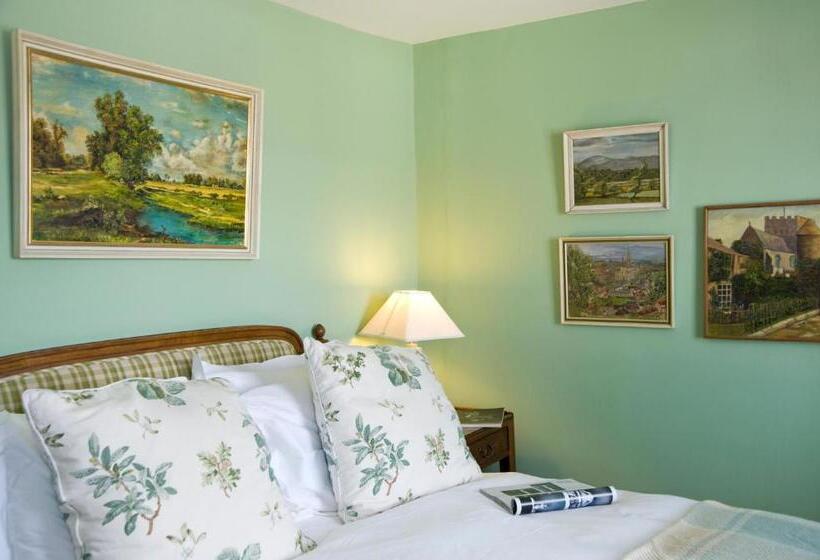 غرفة قياسية ثلاثية, The Royal Harbour