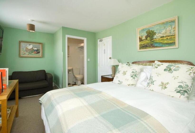 غرفة قياسية ثلاثية, The Royal Harbour