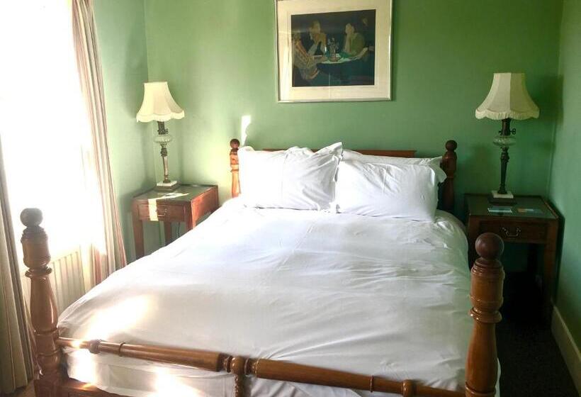 غرفة قياسية رباعية, The Royal Harbour