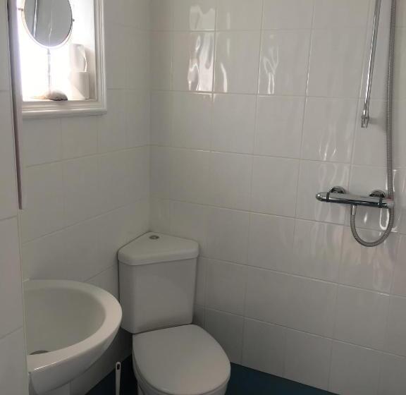 غرفة إقتصادية فردية, The Royal Harbour