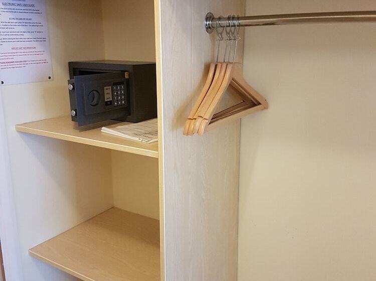 디럭스 룸, Travel Plaza