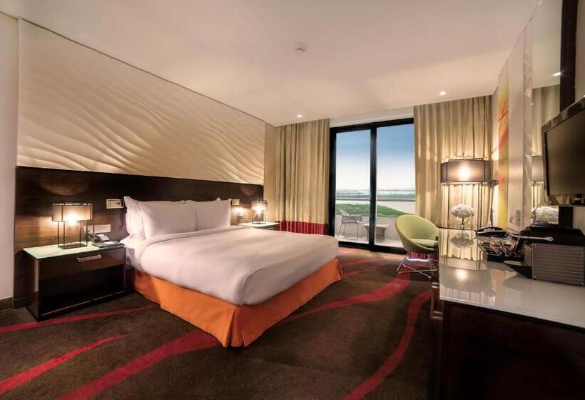 סוויטה נוף לים, Radisson Blu Hotel, Abu Dhabi Yas Island
