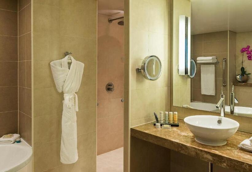 סוויטה נוף לים, Radisson Blu Hotel, Abu Dhabi Yas Island