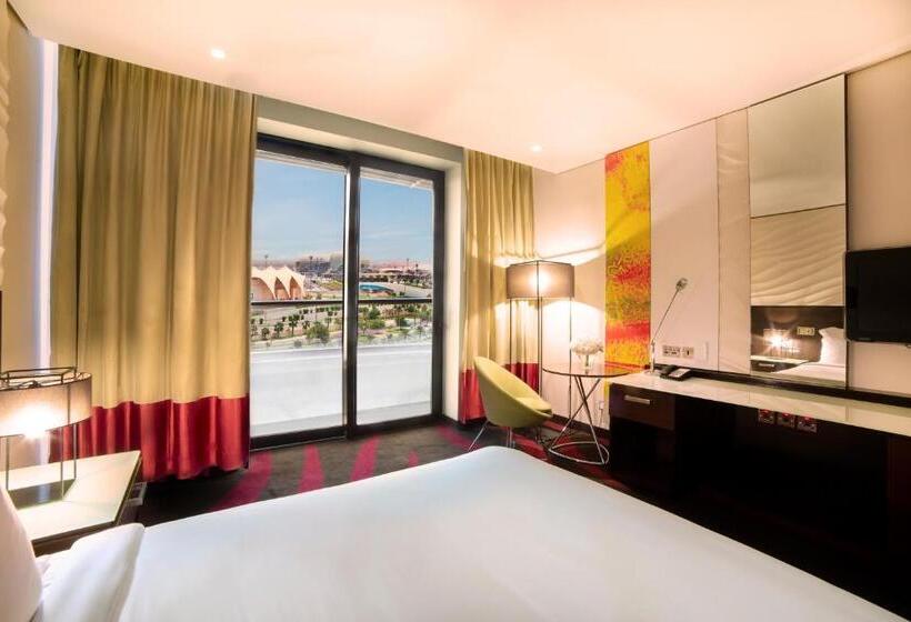 اتاق سوپریور با چشمانداز, Radisson Blu Hotel, Abu Dhabi Yas Island