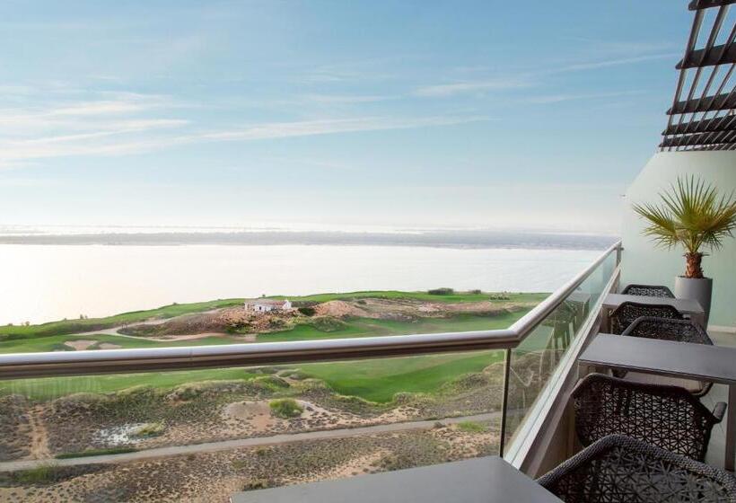 전망이 좋은 디럭스 스위트, Radisson Blu Hotel, Abu Dhabi Yas Island