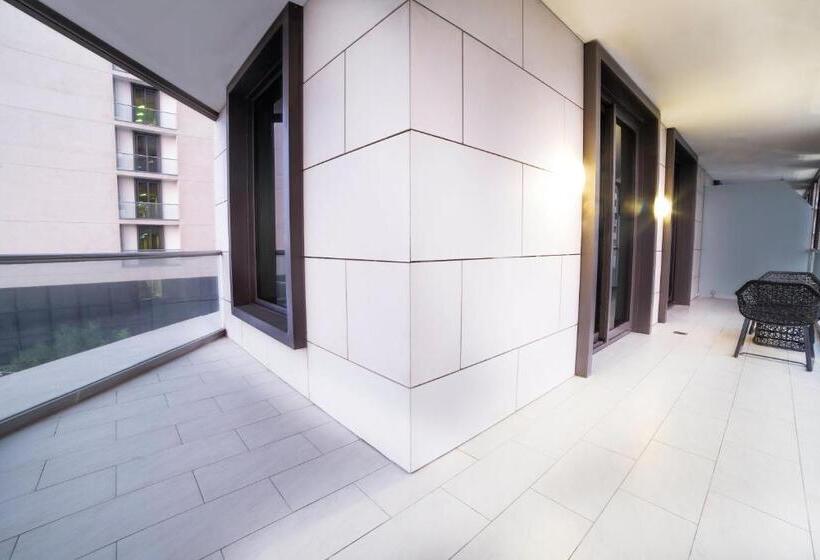 سوئیت دولوکس با چشمانداز, Radisson Blu Hotel, Abu Dhabi Yas Island