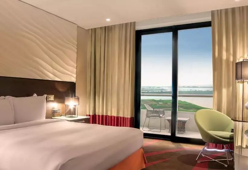 バルコニーつきオーシャンビュースーペリアルーム, Yas Plaza Mangroves by IHG
