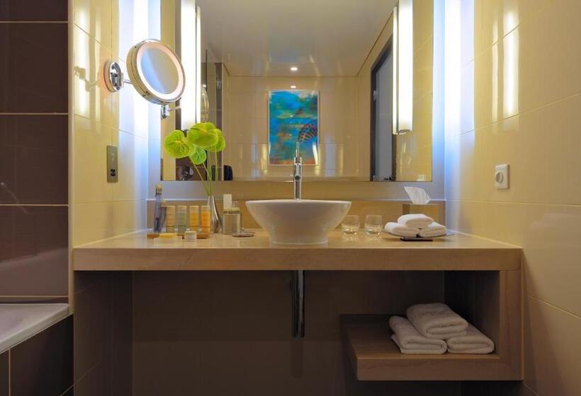 اتاق استاندارد با چشمانداز, Radisson Blu Hotel, Abu Dhabi Yas Island