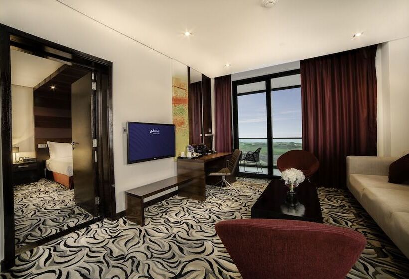 프리미엄 스위트, Radisson Blu Hotel, Abu Dhabi Yas Island