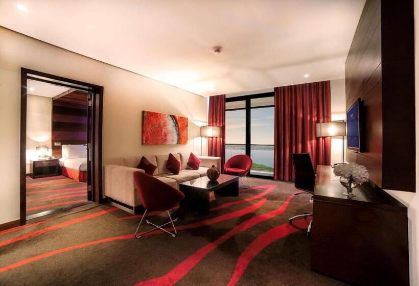 סוויטה נוף לים, Radisson Blu Hotel, Abu Dhabi Yas Island