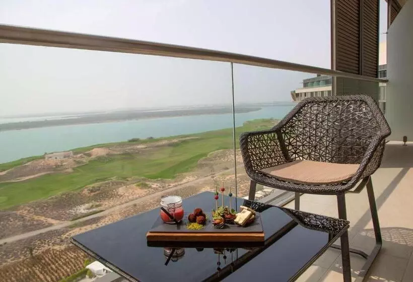 デラックススイート ビュー付き, Yas Plaza Mangroves by IHG
