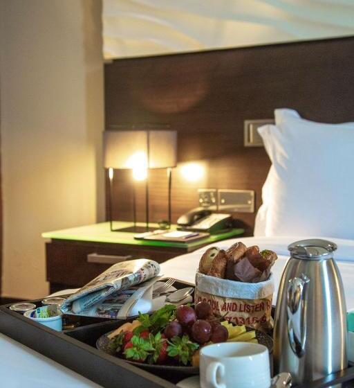 סוויטת דלוקס עם נוף, Radisson Blu Hotel, Abu Dhabi Yas Island