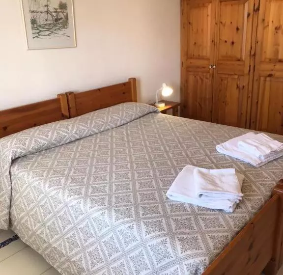 Huoneisto 2 Makuuhuonetta, Residence Buganvillea