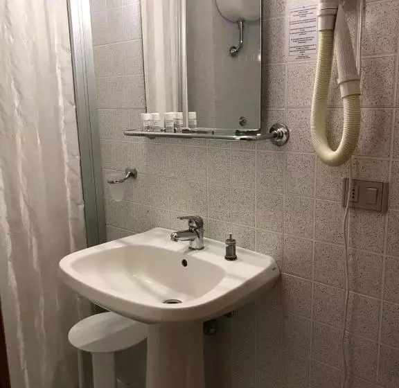 Huoneisto 2 Makuuhuonetta, Residence Buganvillea