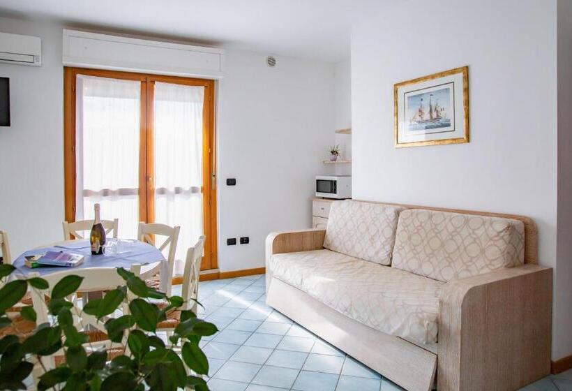 Superior 2-bedroom flat with sea view, Residence Buganvillea