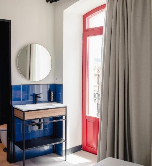 اتاق استاندارد, Latroupe La Granja