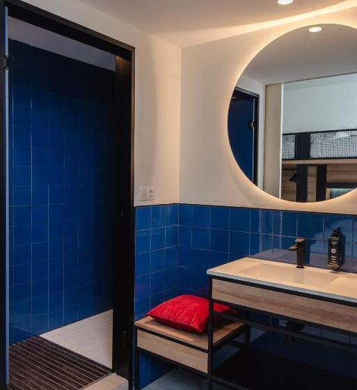 اتاق سوپریور خانوادگی, Latroupe La Granja