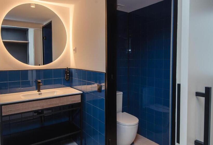 اتاق کلاسیک چهارنفره, Latroupe La Granja