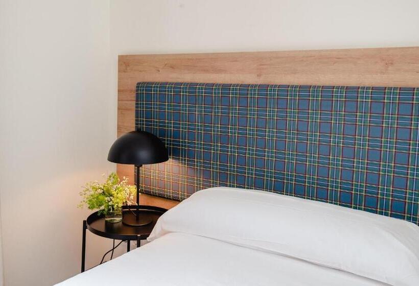 اتاق کلاسیک چهارنفره, Latroupe La Granja