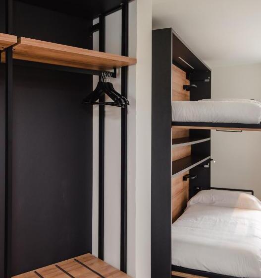 اتاق کلاسیک چهارنفره, Latroupe La Granja