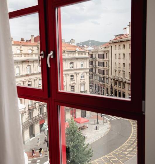 اتاق خانوادگی, Latroupe La Granja