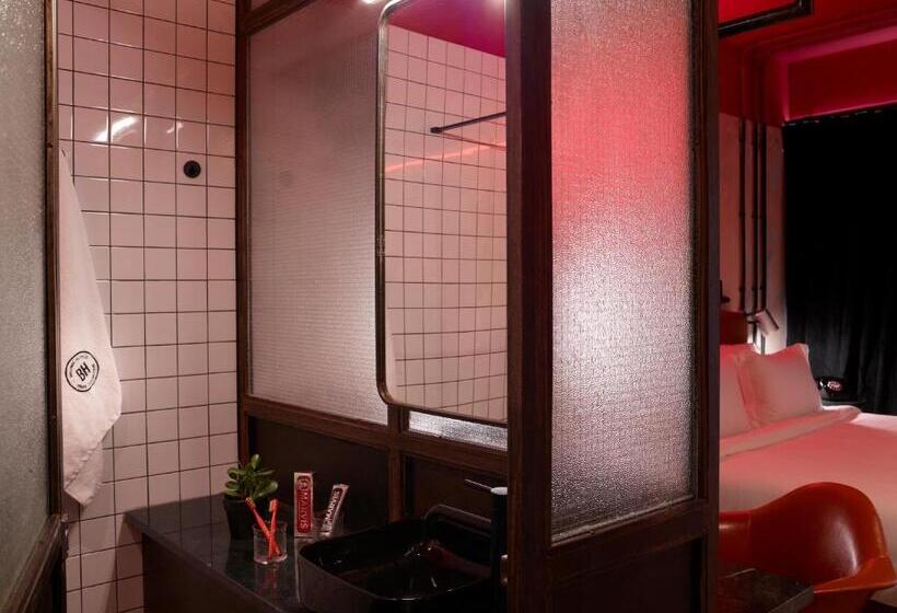 バルコニー付きスタンダードルーム, Dave Red Athens, A Member Of Brown Hotels